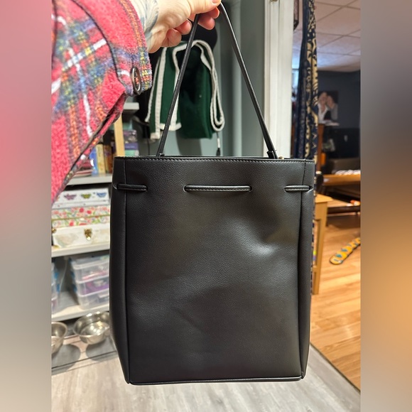 Thirty One Gifts Crossbody Bucket Bag *Discontinued Purse Design* - Picture 3 of 6